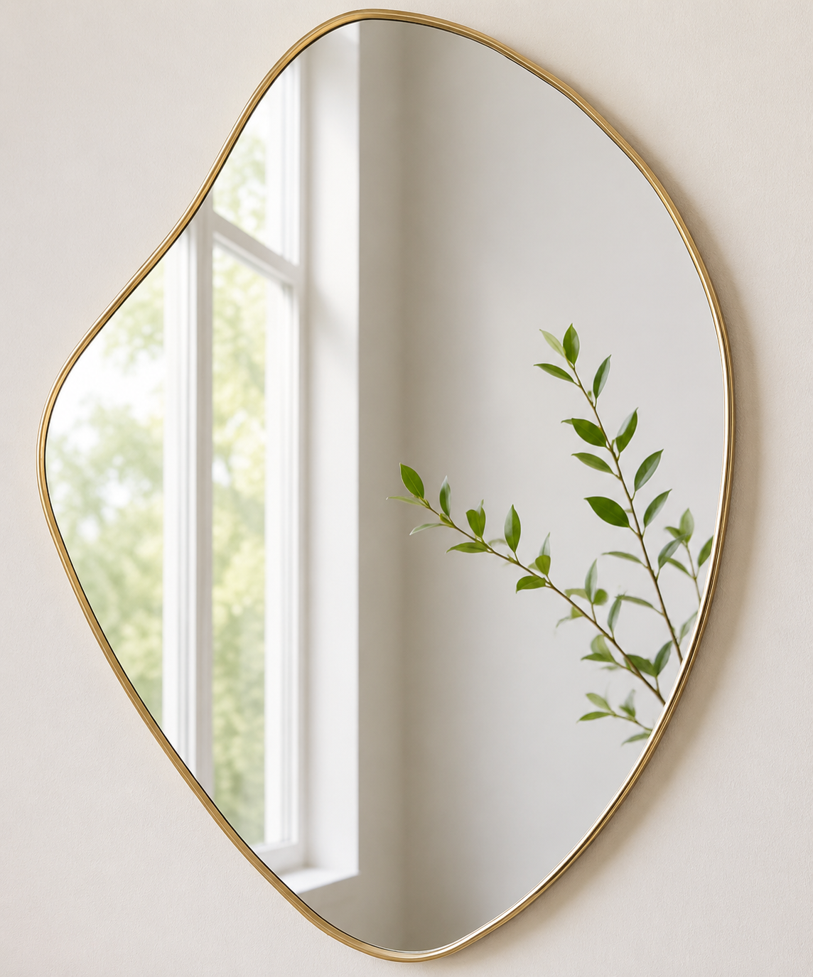 Miroir Irrégulier Doré 50×40 cm En Face