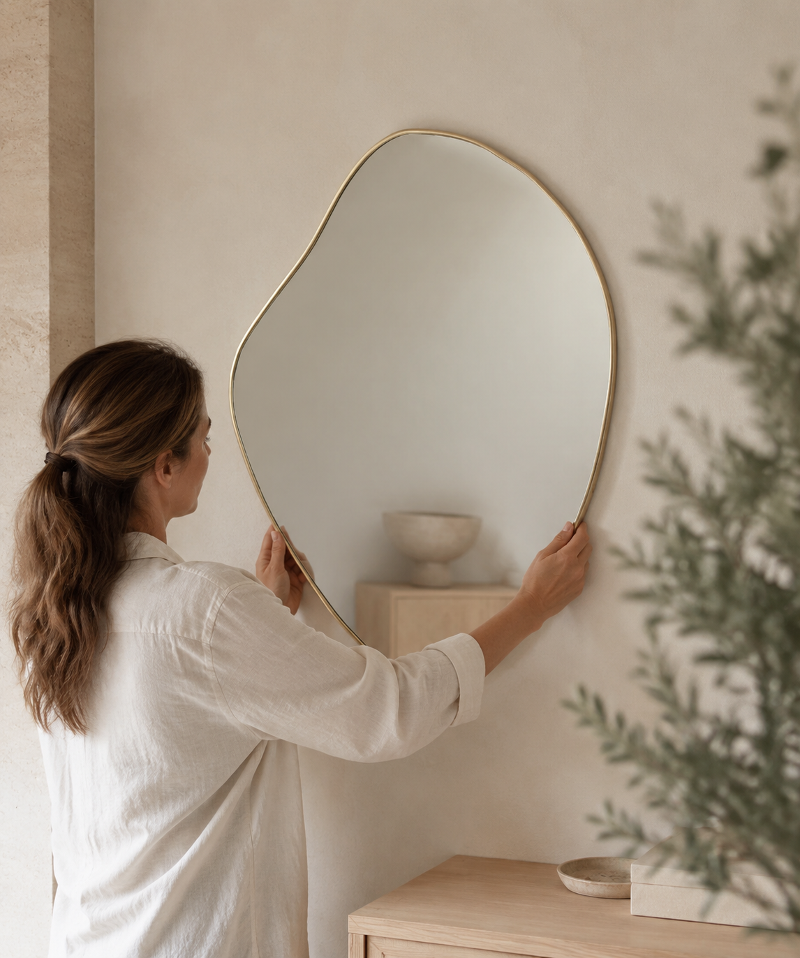 Miroir Irrégulier Doré 50×40 cm Installer